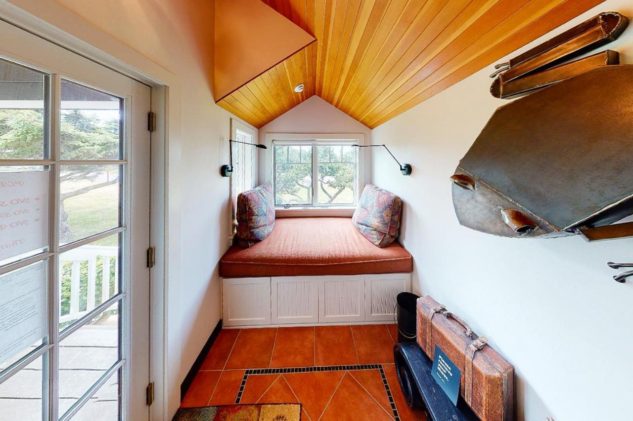 Wecoma Creekside Villa Линкън Сити Екстериор снимка
