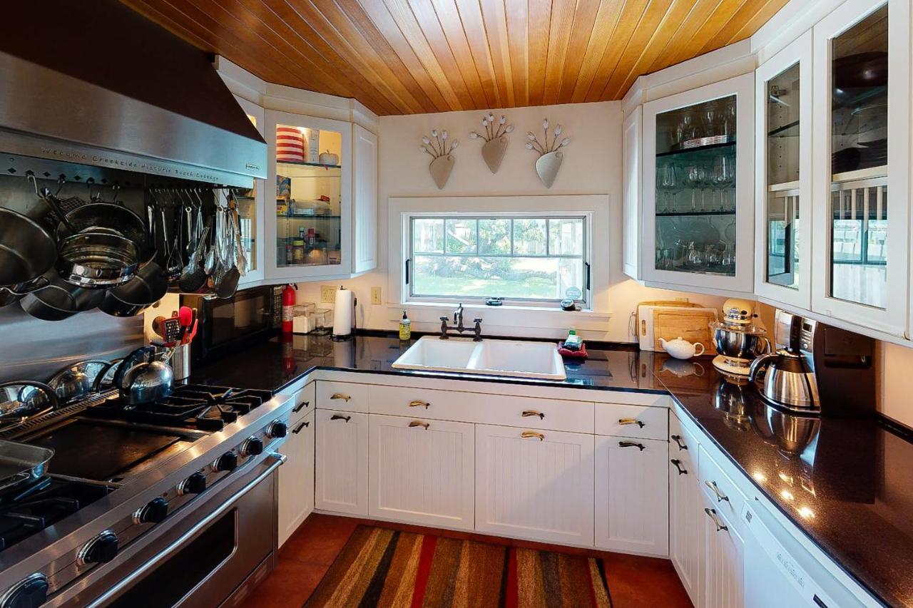 Wecoma Creekside Villa Линкън Сити Екстериор снимка